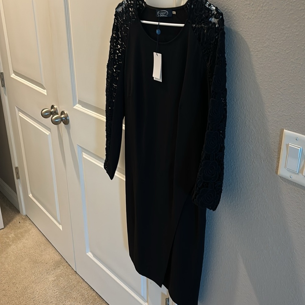 Magashoni NWT size 12 black formal floral dress - Picture 2 of 5